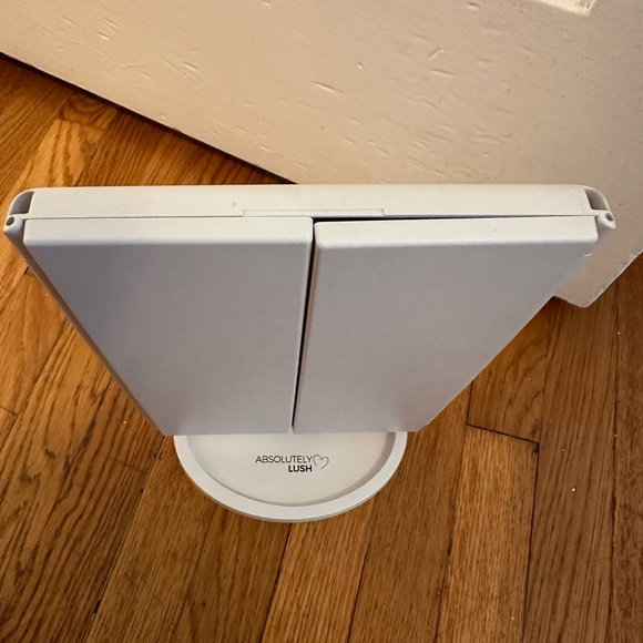 Light Up Vanity Makeup Mirror - Picture 6 of 6